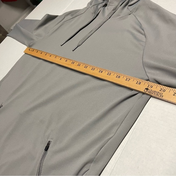 Barbell Apparel Men’s Gray Hooded Workout Sweatshirt - Picture 6 of 9